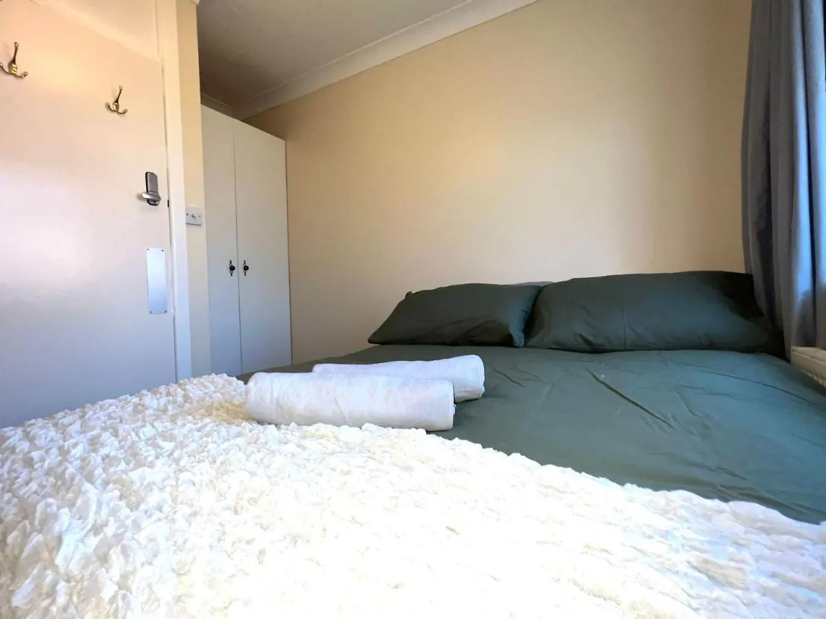 Shirley House: City Centre Self-Catering with Smart Access Southampton Guest house