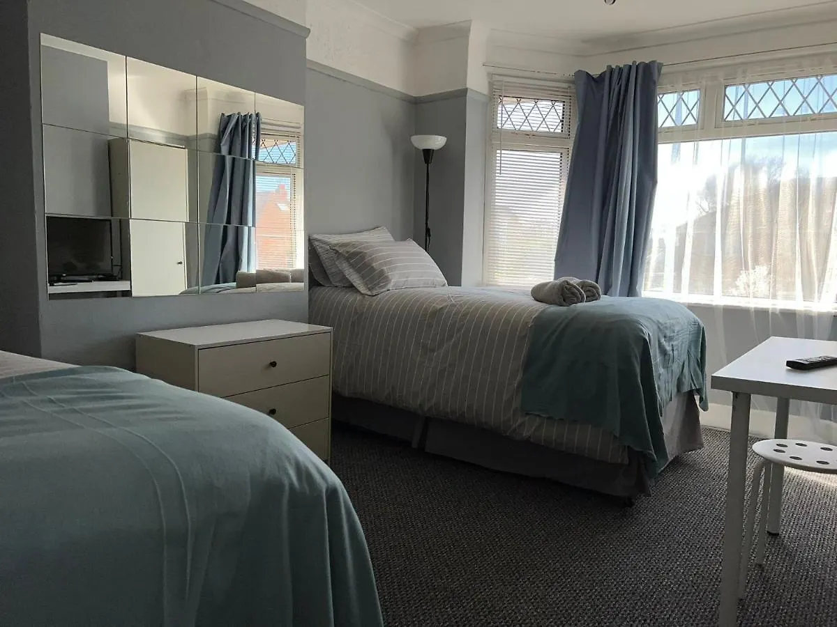 Guest house Shirley House: City Centre Self-Catering with Smart Access Southampton United Kingdom