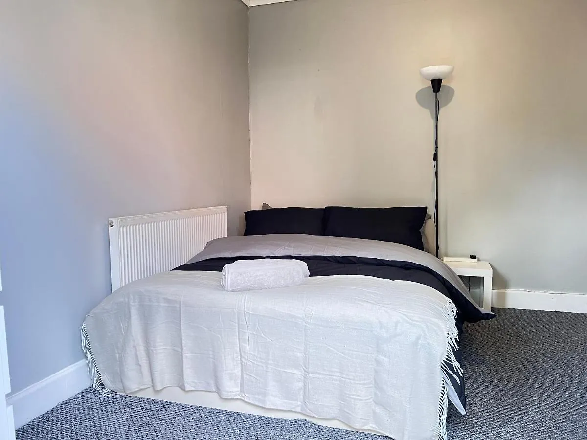 Shirley House: City Centre Self-Catering with Smart Access Southampton Guest house