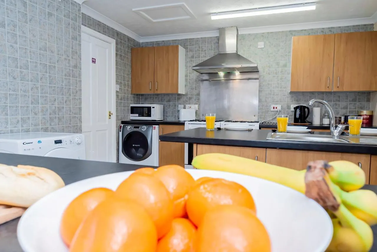 Shirley House: City Centre Self-Catering with Smart Access Southampton United Kingdom