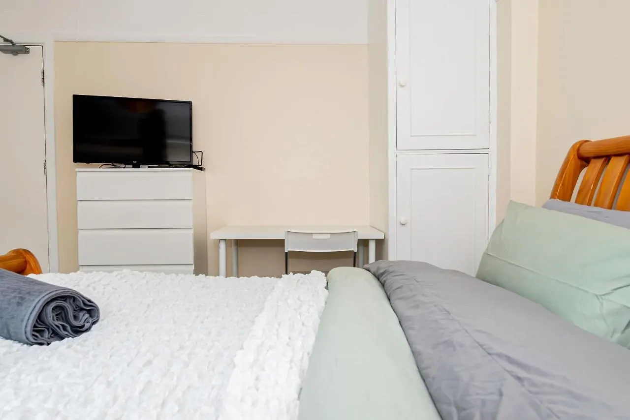 Guest house Shirley House: City Centre Self-Catering with Smart Access Southampton