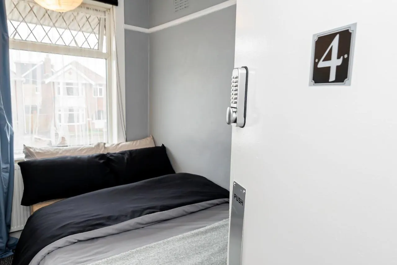 Shirley House: City Centre Self-Catering with Smart Access Southampton 0*,