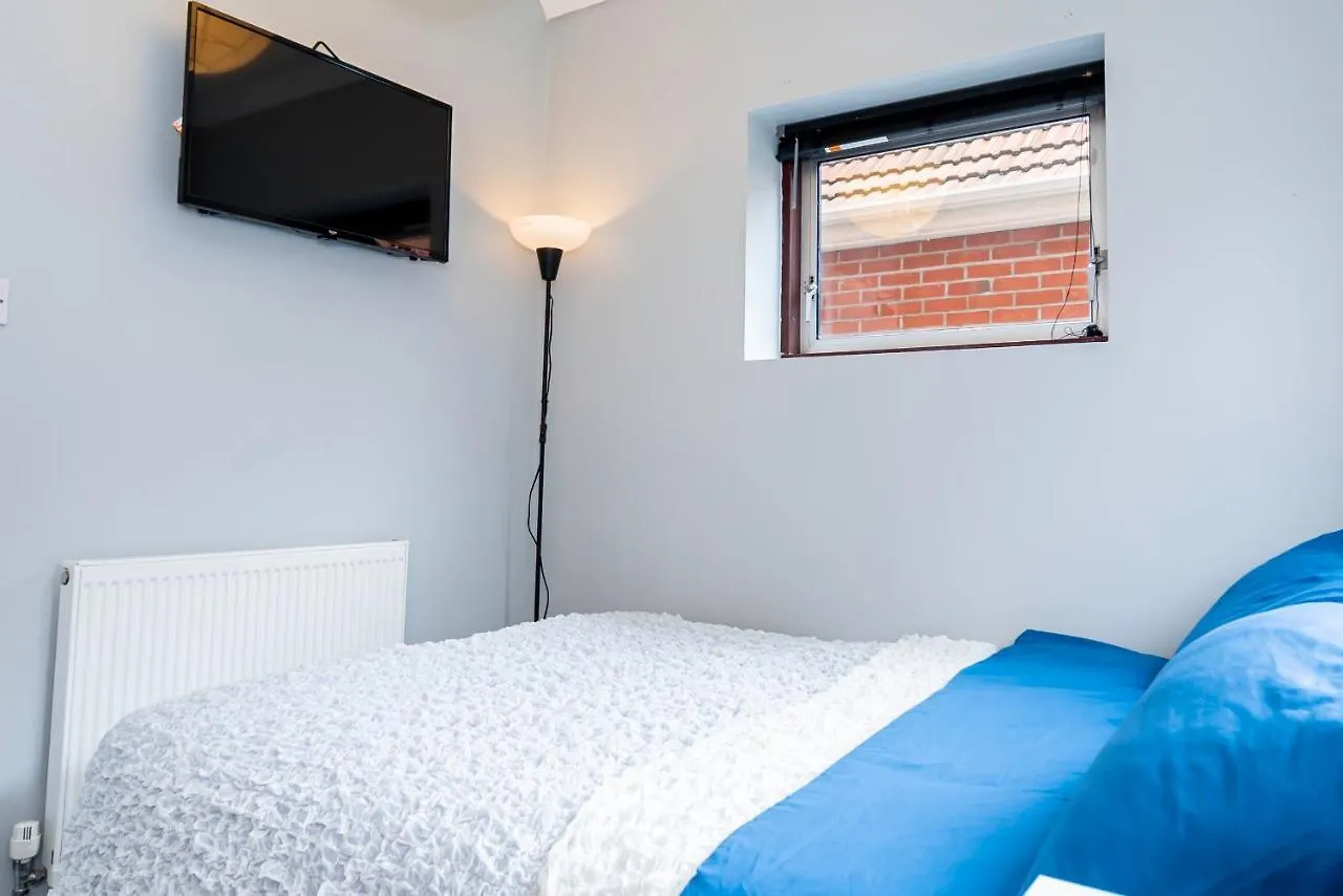 Shirley House: City Centre Self-Catering with Smart Access Southampton Guest house
