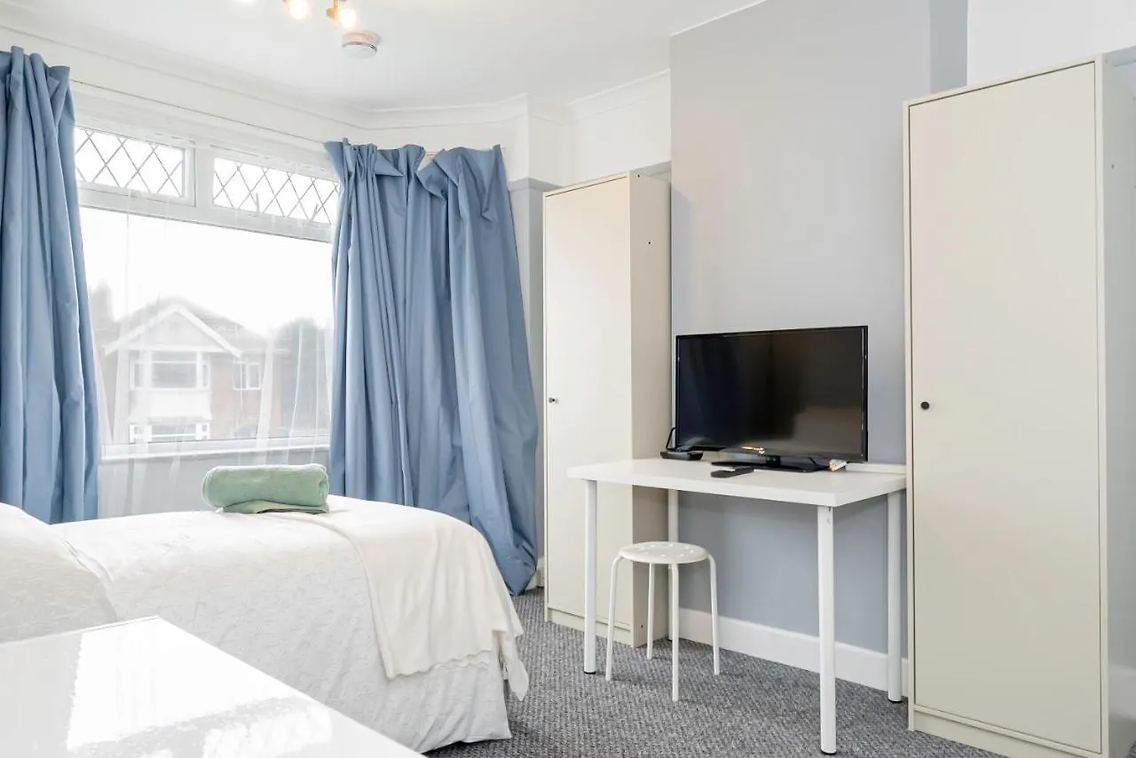 Guest house Shirley House: City Centre Self-Catering with Smart Access Southampton United Kingdom